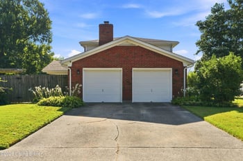 6217 Maywick Rd, Louisville, KY 40272