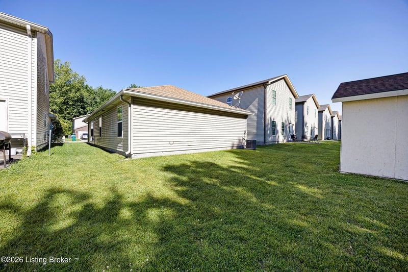 6227 Valley Forest Dr, Louisville, KY 40219