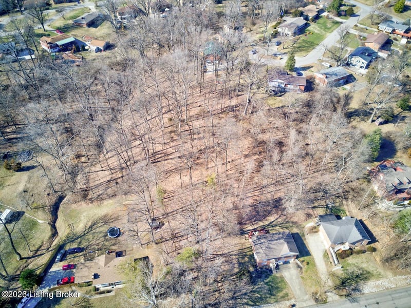 6302 Oak Valley Dr, Louisville, KY 40214