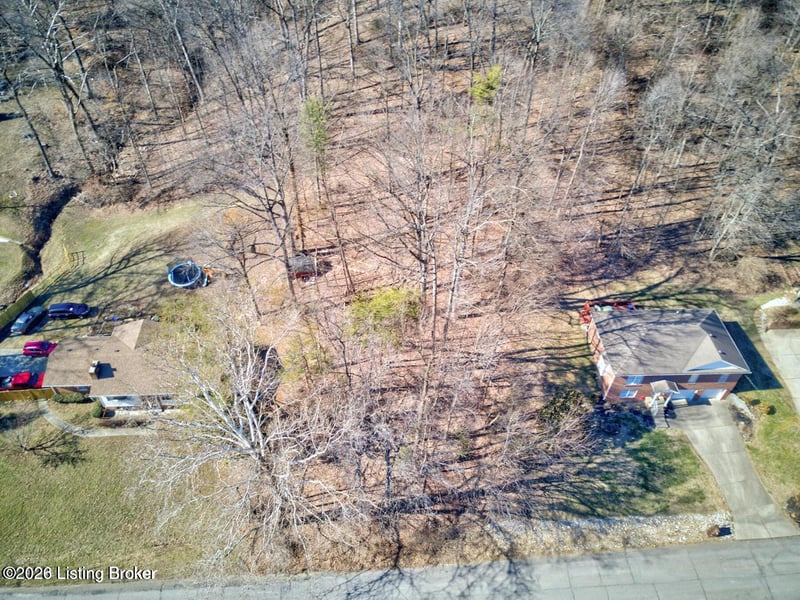 6302 Oak Valley Dr, Louisville, KY 40214