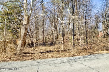 6302 Oak Valley Dr, Louisville, KY 40214