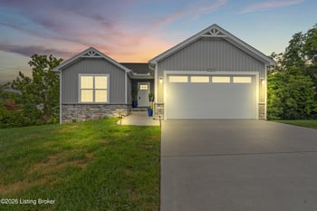 6310 Larkgrove Dr, Louisville, KY 40229