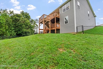 6310 Larkgrove Dr, Louisville, KY 40229