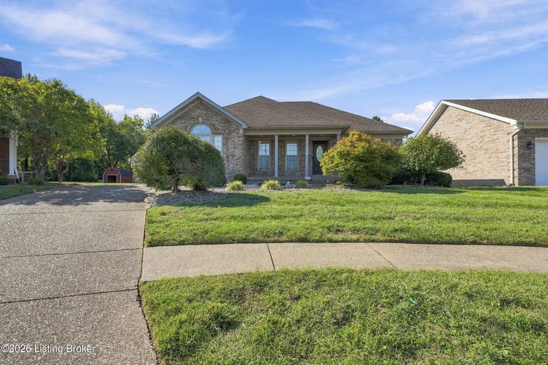 6314 Winding Stream Dr, Louisville, KY 40272