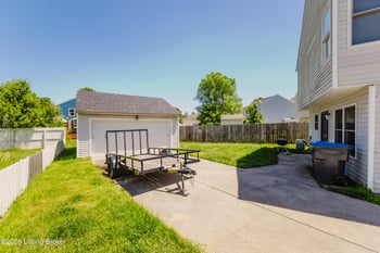 6319 Maravian Dr, Louisville, KY 40258
