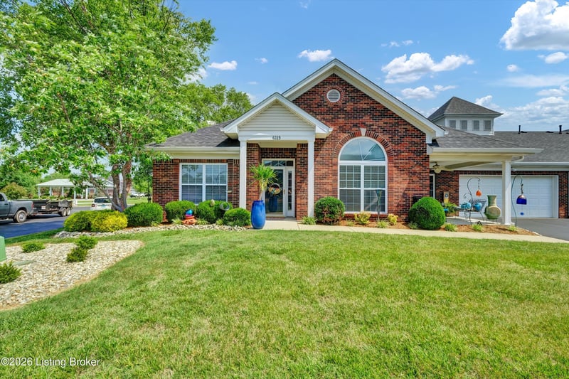 6319 Rivers End Dr, Louisville, KY 40258