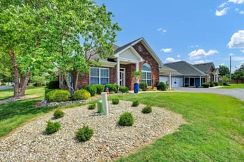 6319 Rivers End Dr, Louisville, KY 40258