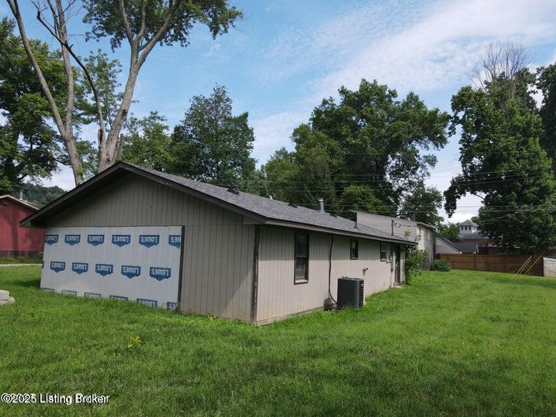 6320 Jefferson St, Westport, KY 40077