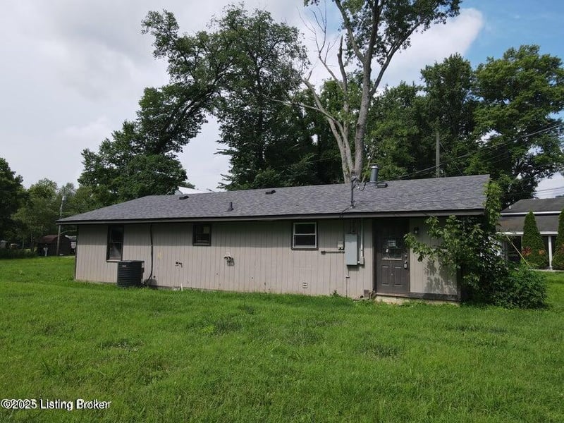 6320 Jefferson St, Westport, KY 40077