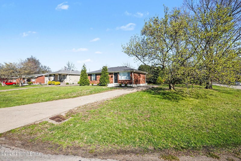 6325 Krause Ave, Louisville, KY 40216