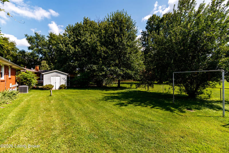 6326 Krause Ave, Louisville, KY 40216