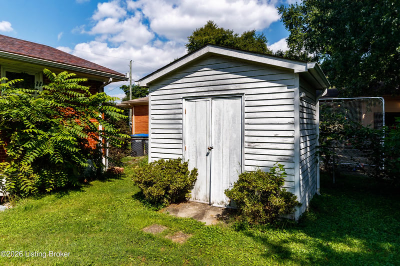 6326 Krause Ave, Louisville, KY 40216