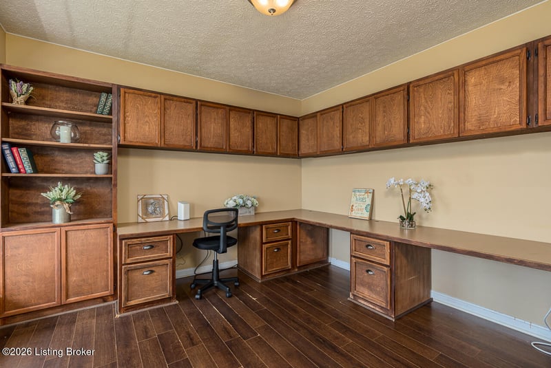 633 Windbrook Dr, Elizabethtown, KY 42701