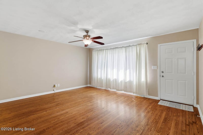 634 Pennsylvania Ave, Sellersburg, IN 47172
