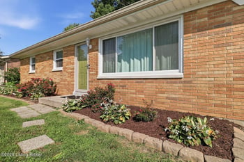 634 Pennsylvania Ave, Sellersburg, IN 47172