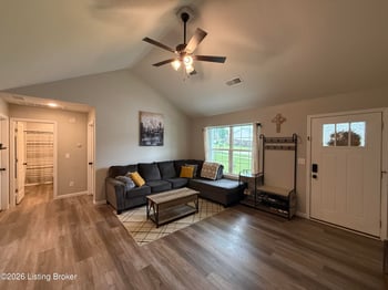 64 Sycamore Dr, Taylorsville, KY 40071