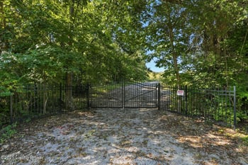 6400 Old Heady Rd, Louisville, KY 40299