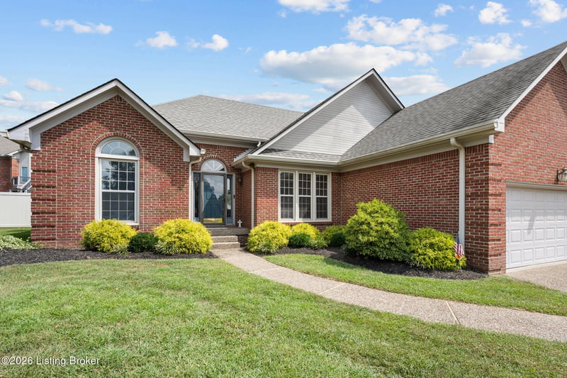 6401 Farmstead Ct, Louisville, KY 40291