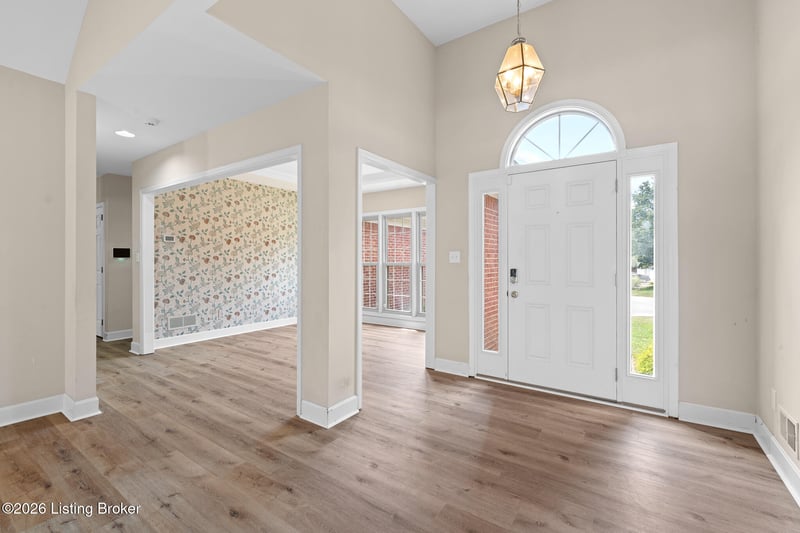 6401 Farmstead Ct, Louisville, KY 40291
