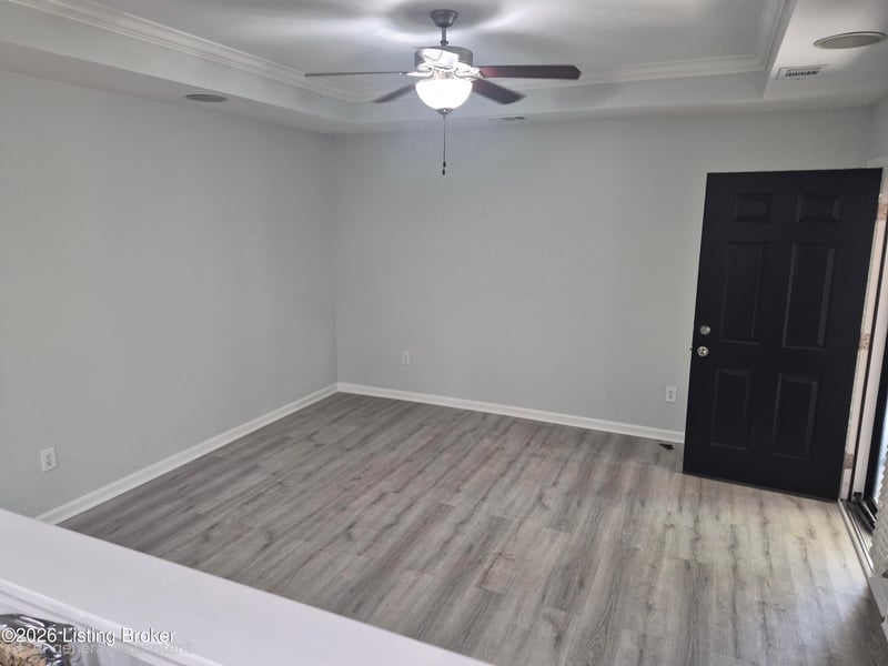 6402 Renate Rd, Louisville, KY 40291
