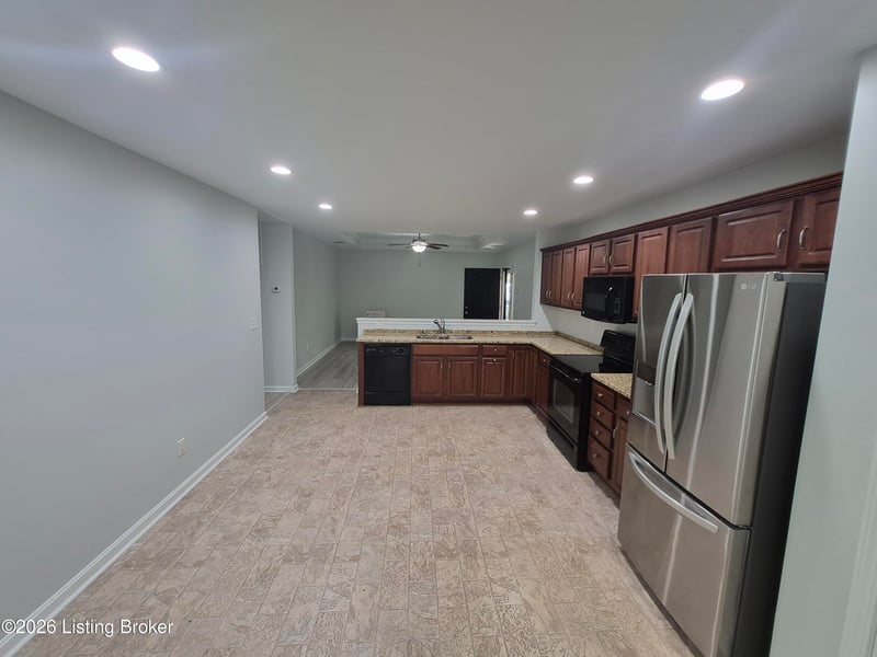 6402 Renate Rd, Louisville, KY 40291