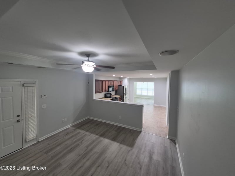 6402 Renate Rd, Louisville, KY 40291