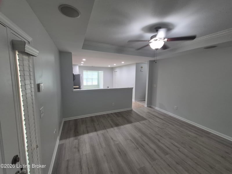 6402 Renate Rd, Louisville, KY 40291