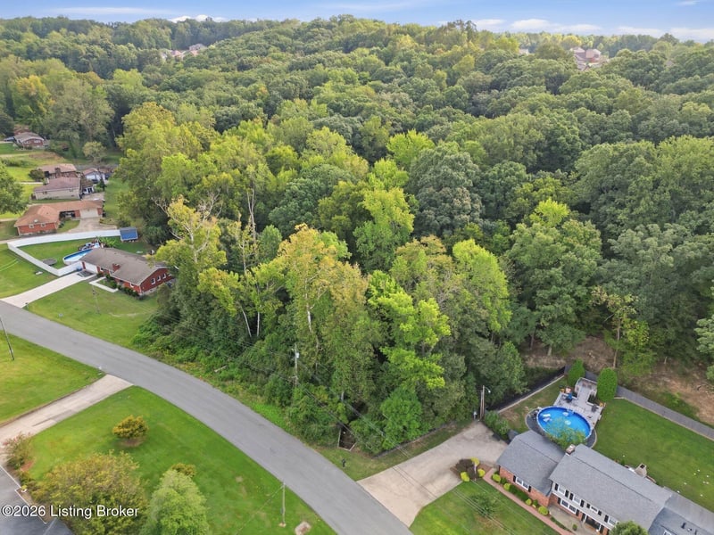 6403 Oak Valley Dr, Louisville, KY 40214