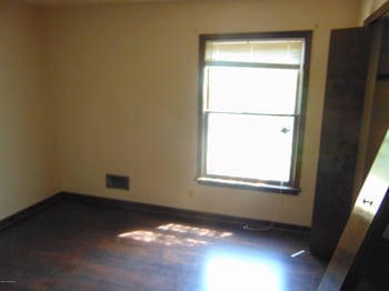 6404 Saint Thomas Ct, Louisville, KY 40218