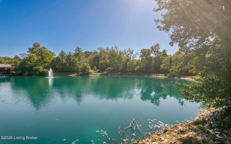 6406 Marina Dr, Prospect, KY 40059
