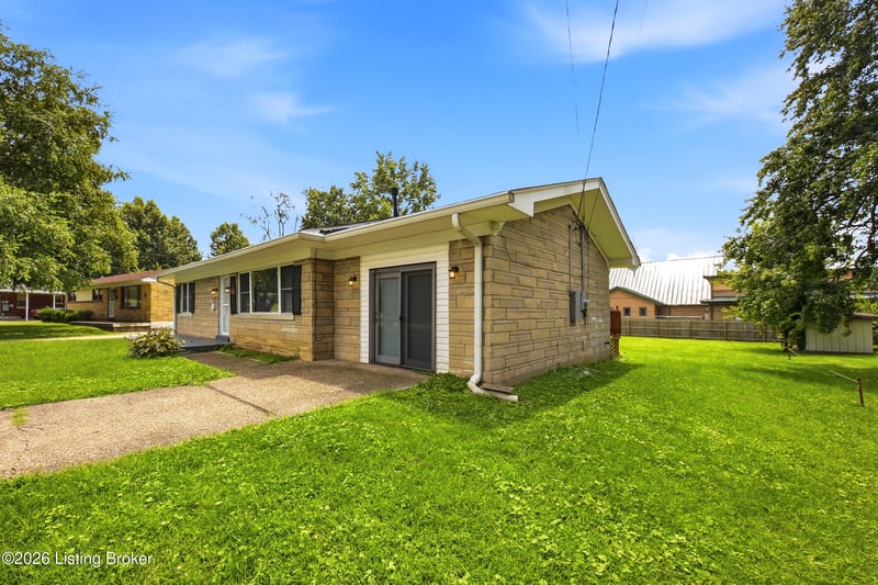 6412 South Dr, Louisville, KY 40272