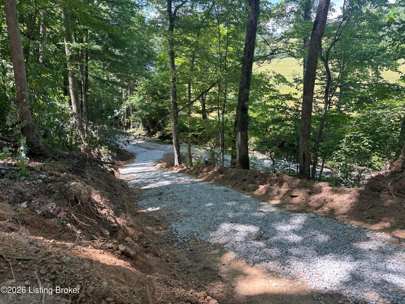 643 Pine Grove Rd, Beattyville, KY 41311