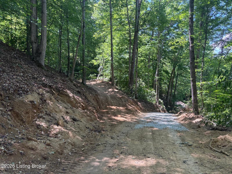 643 Pine Grove Rd, Beattyville, KY 41311