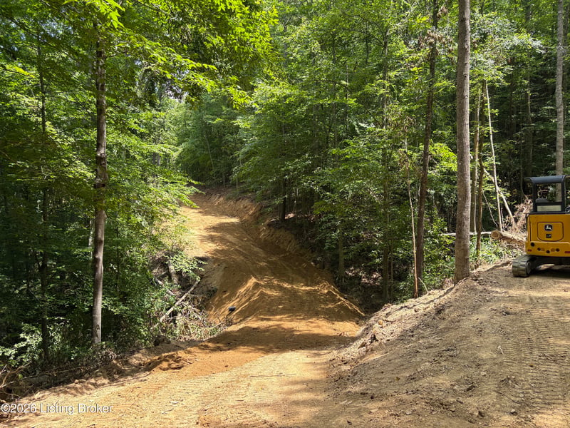 643 Pine Grove Rd, Beattyville, KY 41311