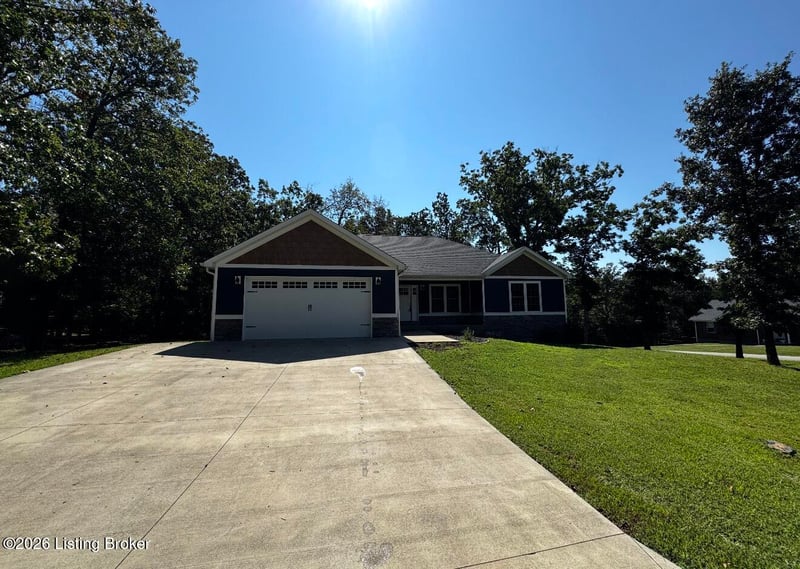 649 Fairway Dr, Brandenburg, KY 40108