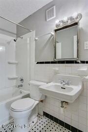 649 S 44th St, Louisville, KY 40211