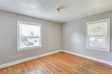 649 S 44th St, Louisville, KY 40211