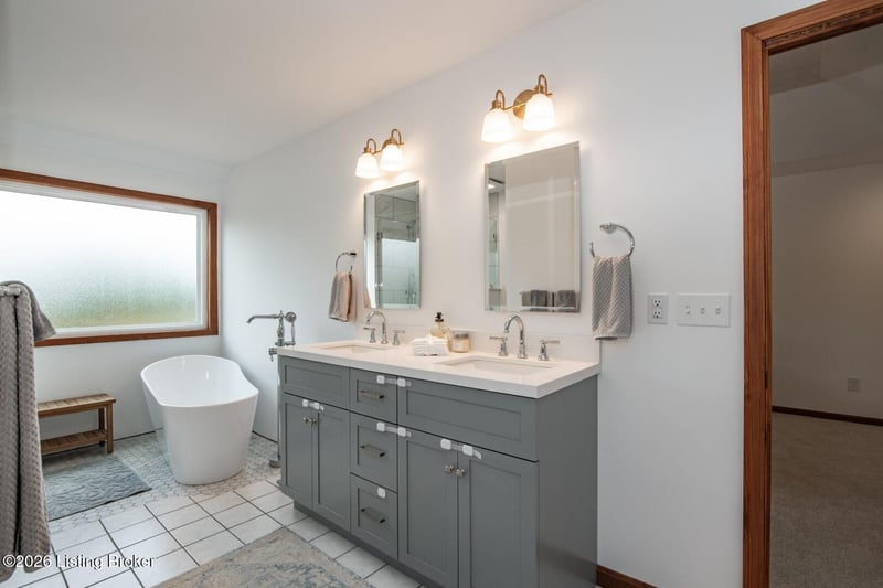 65 Arvin Ave, Brandenburg, KY 40108