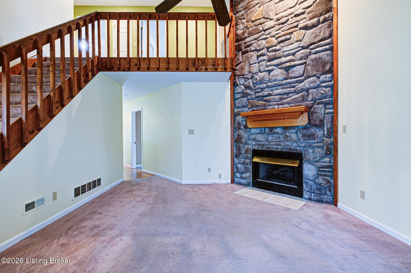 6500 Five Forks Dr, Pewee Valley, KY 40056