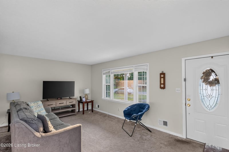 6501 Cady Dr, Louisville, KY 40258