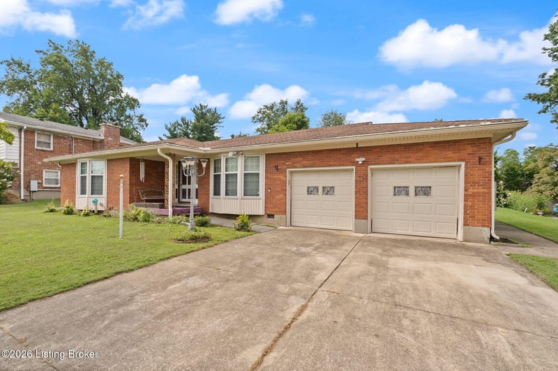 6502 Hollow Tree Rd, Louisville, KY 40228
