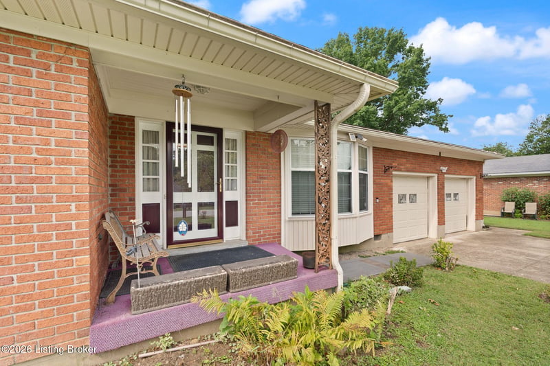 6502 Hollow Tree Rd, Louisville, KY 40228