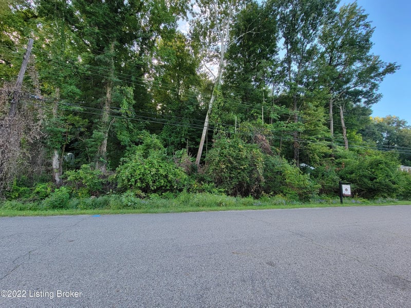 6505 Oak Valley Dr, Louisville, KY 40214