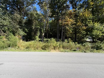 6505 Oak Valley Dr, Louisville, KY 40214