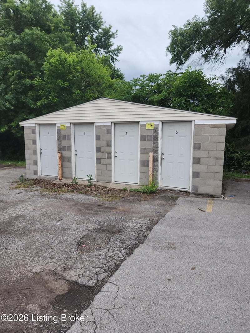 6506 Hackel Dr, Louisville, KY 40258