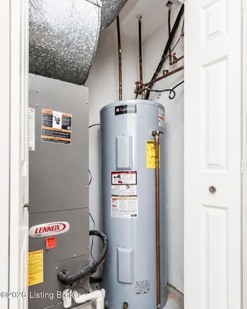 651 Breckenridge Ln #110, Louisville, KY 40207
