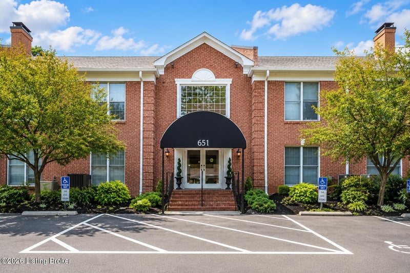 651 Breckenridge Ln #110, Louisville, KY 40207