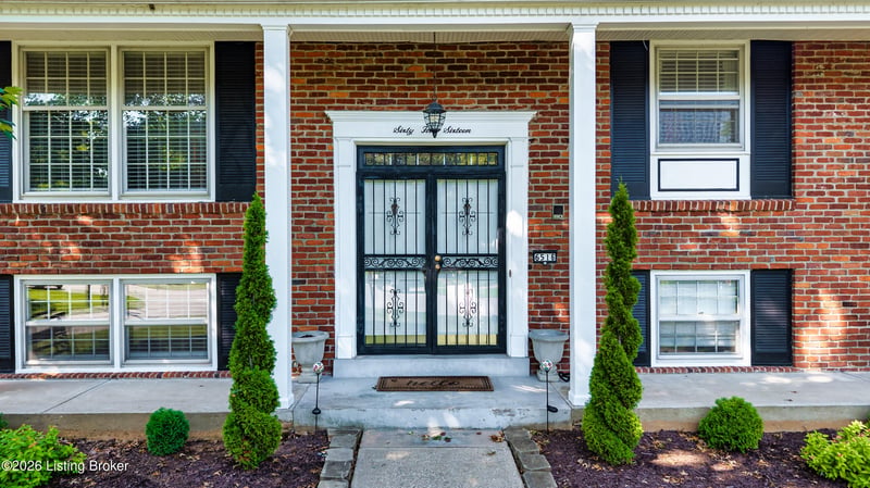 6516 Hollow Tree Rd, Louisville, KY 40228