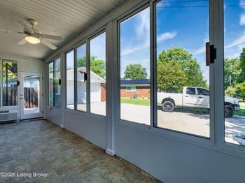 6516 Hollow Tree Rd, Louisville, KY 40228