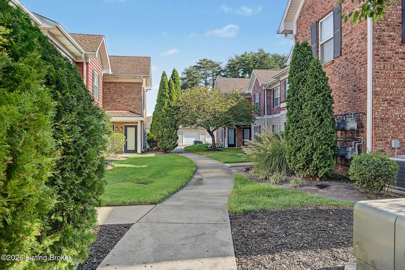 6517 Brook Bend Way #228, Louisville, KY 40229